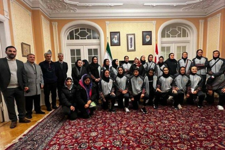 دیدار تیم ملی هندبال دختران با سفیر ایران