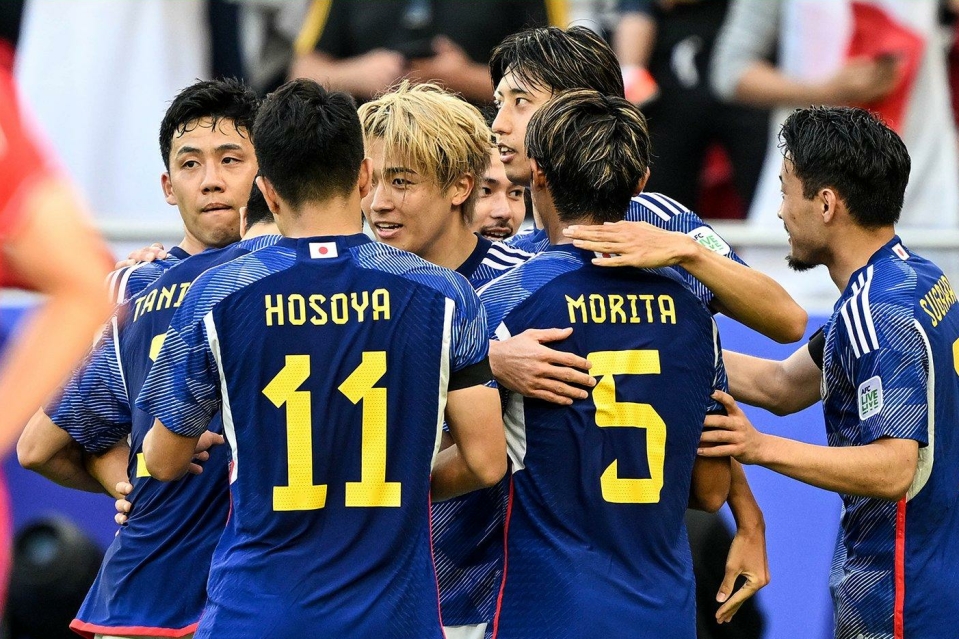 ژاپن راه اولین شگفتی جام را بست