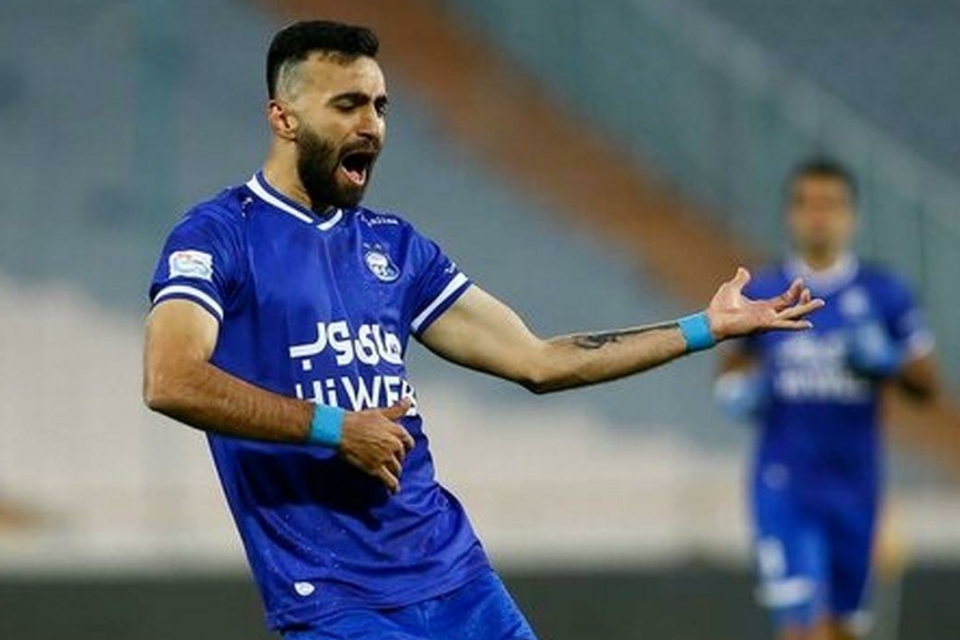 مهاجم استقلال ماندنی شد