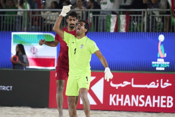 دروازه بان تیم ملی فوتبال ساحلی: خدا را شکر مردم ایران را خوشحال کردیم