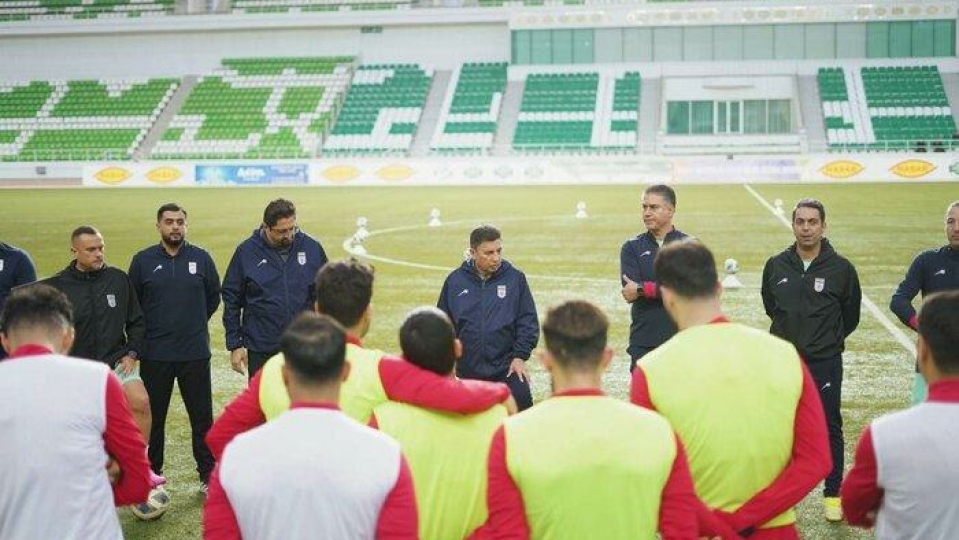 تمرین تیم ملی در چمن مصنوعی قبل از بازی با ترکمنستان/ پیاده‌روی آزمون سوژه خبرنگاران شد
