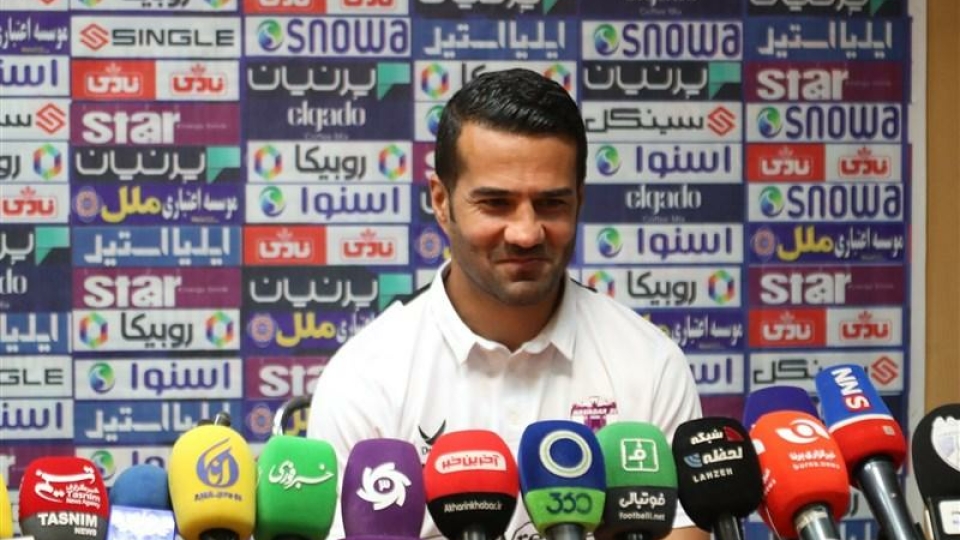 شجاعی: ورزشگاه ما بهترین چمن ایران را دارد
