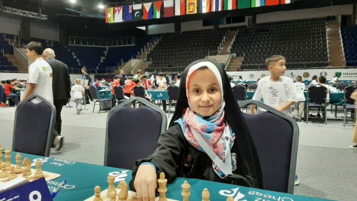 دوربین ها زوم روی شطرنج باز محجبه ایرانی