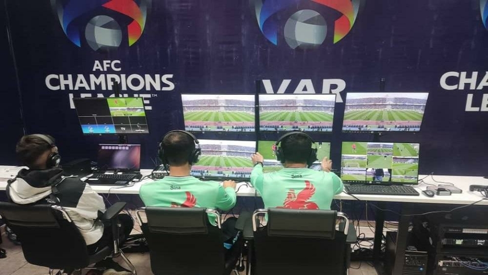 مربیان فوتبال، VAR را به چالش می کشند