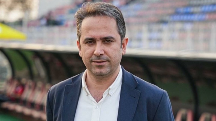 خطیر، مالک و مدیرعامل یک باشگاه است
