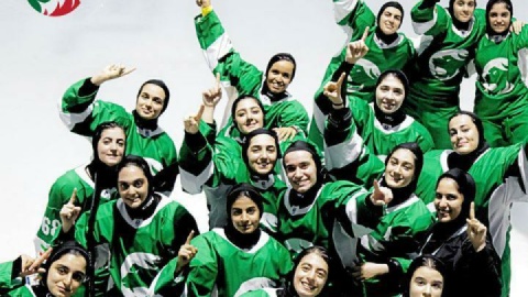 هاکی روی یخ: پیروزی قاطع امیدهای ایران برابر تیم ملی بزرگسالان هند در قهرمانی زنان آسیا