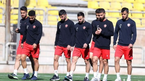 تصور پرسپولیس بدون مربی و بازیکن خارجی