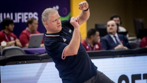 مانولوپولوس 19 بازیکن را به خط کرد