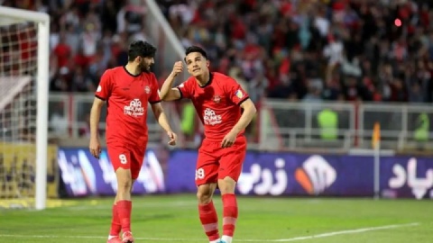 تراکتور نه آقای گل را می‌دهد نه آقای پاس گل