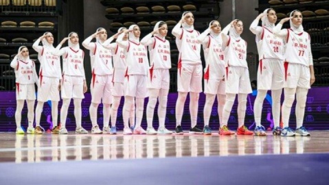 به خودم می‌بالم کنار شما هستم