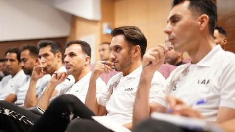 ۳۲ داور در کلاس‌های جدید VAR