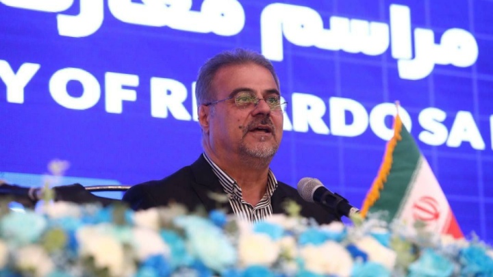 چرا نظری استعفا داد؟