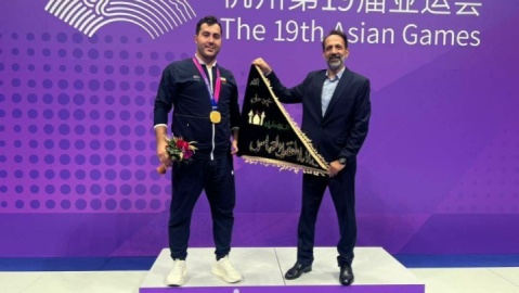 شاگرد به جای استاد!