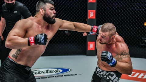 از مرگ زندگی می‌سازد