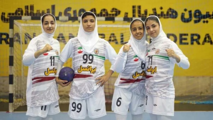 ویدئو/ ستاره های هندبال زنان ایران برای میدان جهانی آماده می شوند