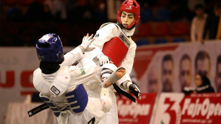 شیری: ساعی مقابل چشم همه گوشم را کشید