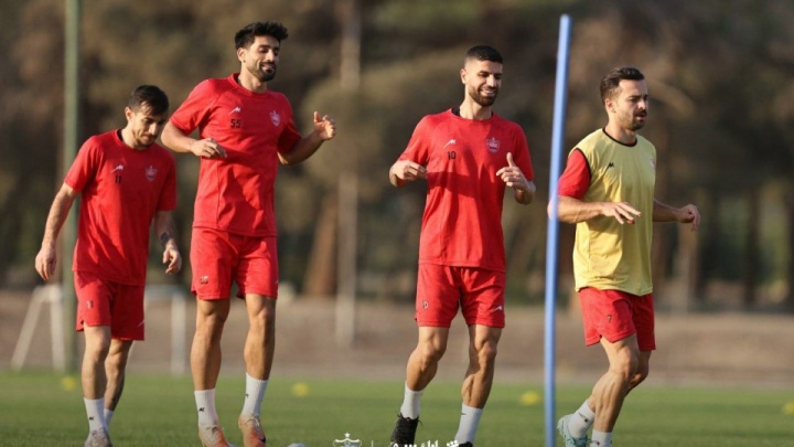 ۳۷ روز گذشت، پرسپولیس بازیکن نگرفت