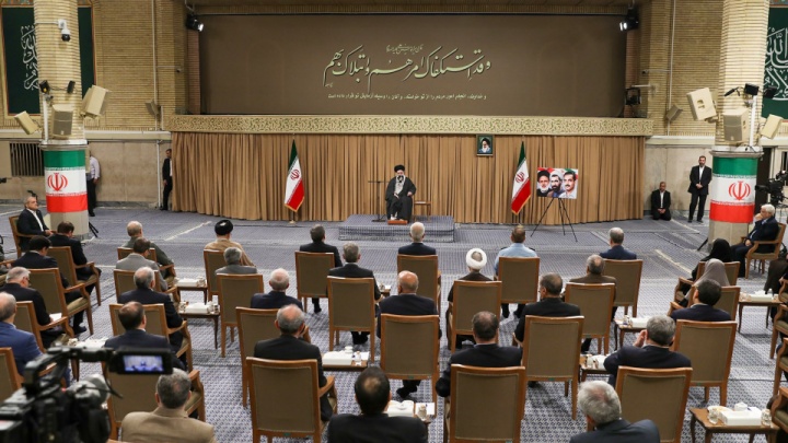 مریدانه اطاعت می‌کنیم