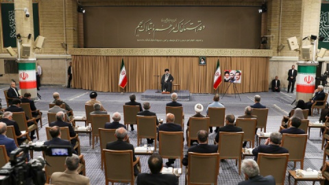 مریدانه اطاعت می‌کنیم