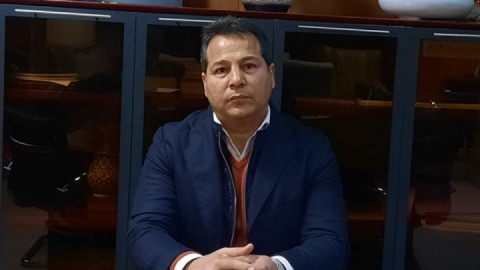 موسوی: حسینی می‌خواهد ادای دبیر را در بیارود