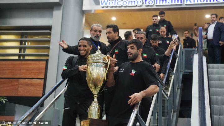 بازگشت قهرمانان از زاگرب با افتخار و غرور ملی+ویدئو