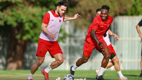 اول کارت بازی، حالا مصدومیت