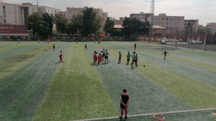 مدرسه فوتبال پرسپولیس در حد استاندارد