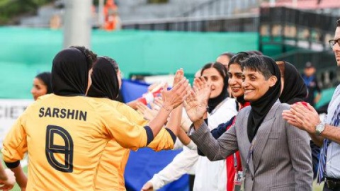 اگر سرمربی‌ بهتری سراغ دارید، معرفی کنید