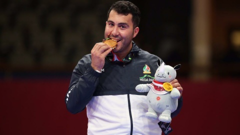 سردرگمی به سبک مسعود رهنما