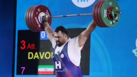 امیدوار به تاج‌گذاری فوق‌سنگین‌ها