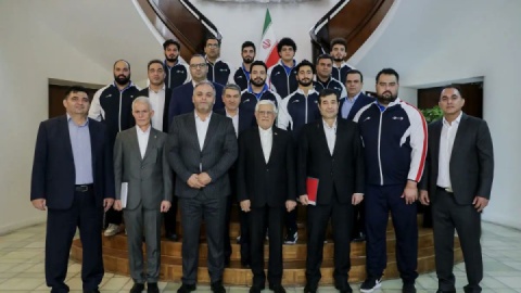 یک قهرمانی در 90 سال!