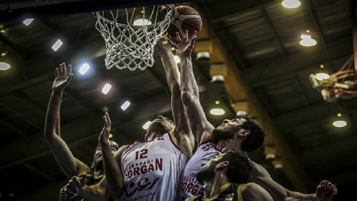 شروع استقلال از پیچ‌های جاده هراز