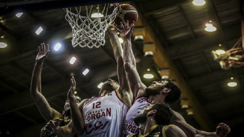 شروع استقلال از پیچ‌های جاده هراز