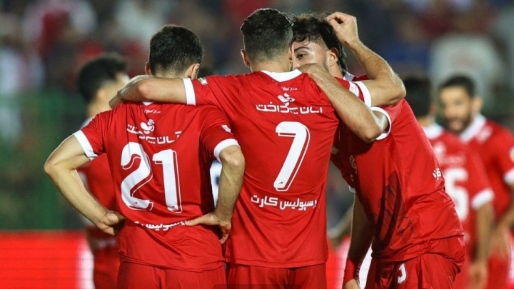 پرسپولیس تا نیم فصل بازیکن نمی‌گیرد