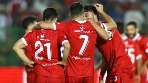 پرسپولیس تا نیم فصل بازیکن نمی‌گیرد