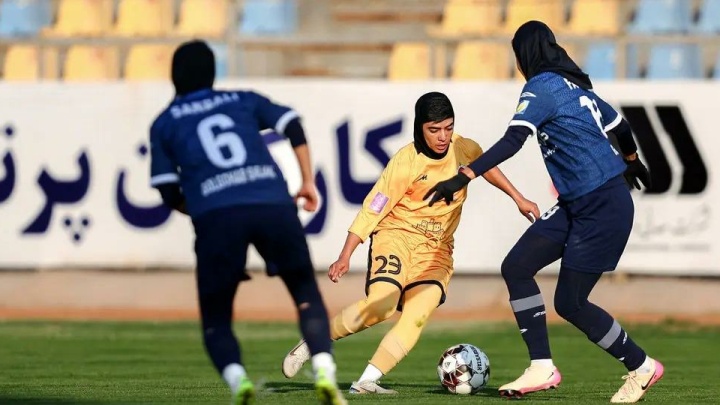 خاتون بم فاتح دربی کرمان شد