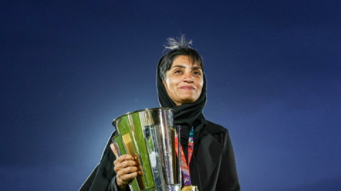 یک قدم تا افسانه سازی