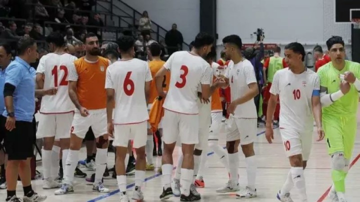 مومنی خط خورد، مرد سال آسیا برگشت