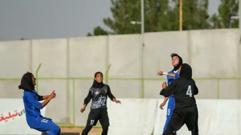 وقتی فدراسیون با ترس راه رشد را بست