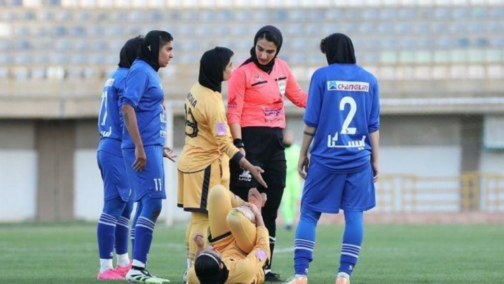 فدراسیون پاسخگو باشد