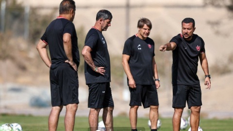 کی می‌رود؟ چه کسی می‌آید؟