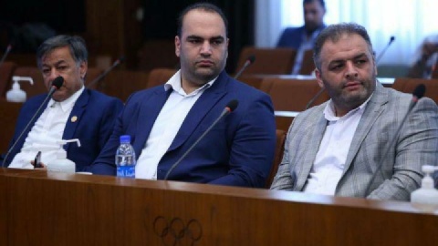 مدعی در سخن، بازنده در عمل!