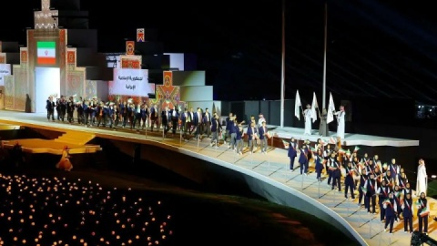 طلایی‌ها وارد می‌شوند