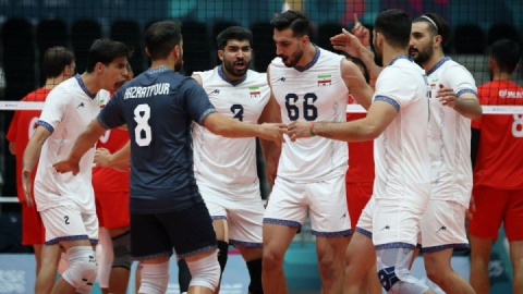 قهرمانی مردان، سقوط دختران