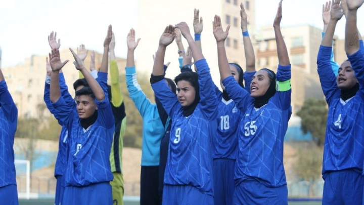 استقلال و فولاد صدرنشین شدند