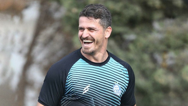 وریا شاد و پرروحیه در انتظار صدور کارت