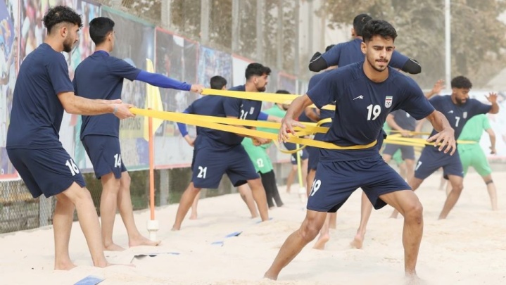 دعوت ۲۴ بازیکن برای شرکت در اردوی فوتبال ساحلی