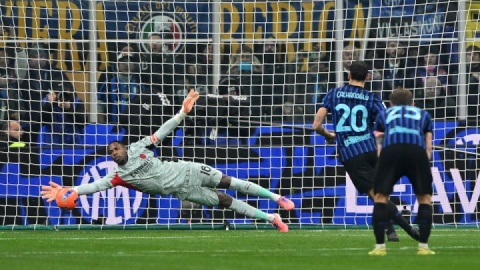 جادوی مانیان برای فتح دلامادونینا