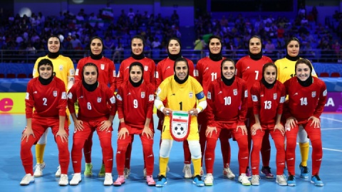 سرتان را بالا بگیرید