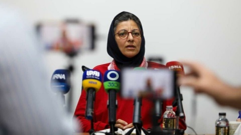 از نسل طلایی فوتسال زنان تشکر کنم